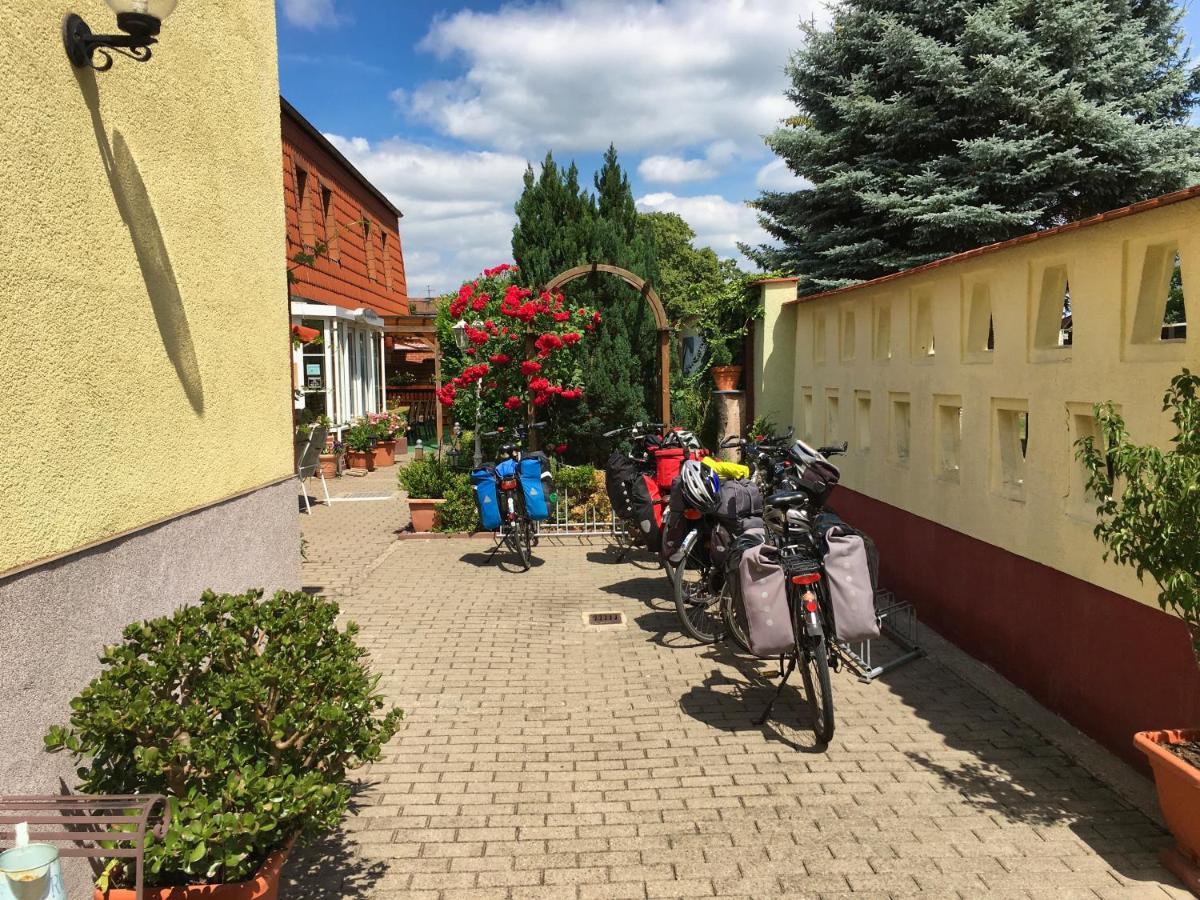 Pension Luisenhof Tangermünde Exterior foto